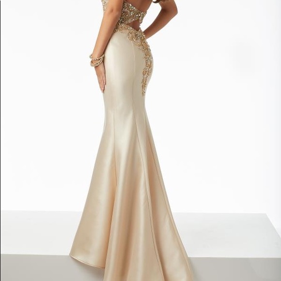 Prom dress - Picture 3 of 3